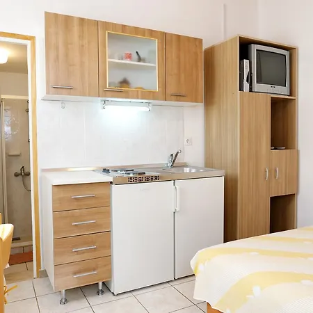 Studio 4393a Apartment